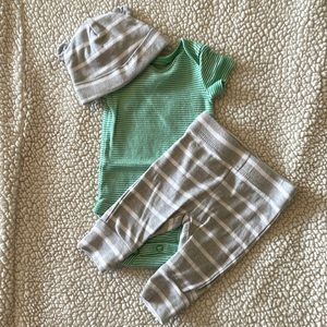 Newborn outfit